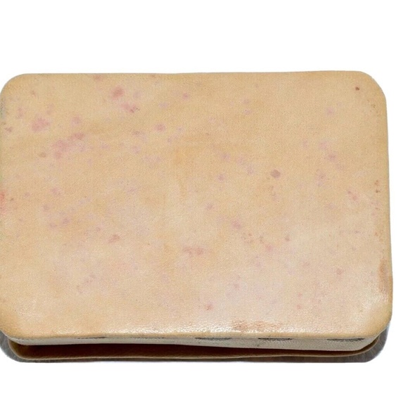 Handmde Leather Ecuador Box or Trinket box. - Picture 5 of 6